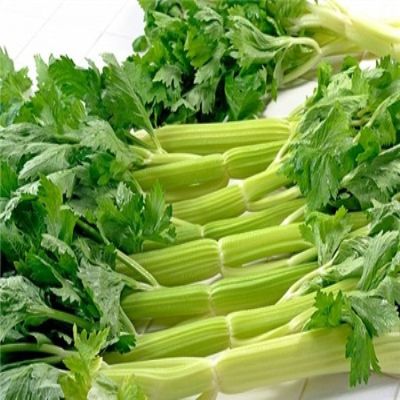 cần tây xanh