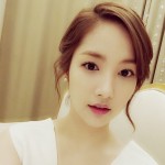 Nếu muốn da sáng mịn nên dưỡng da bằng loại kem nào?