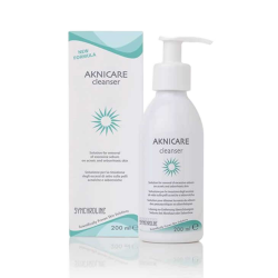 Sữa rửa mặt giảm mụn trứng cá Aknicare Cleanser