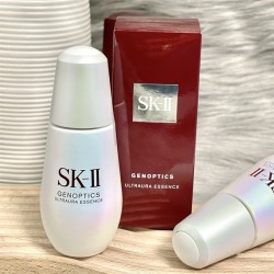 Tinh chất dưỡng trắng da SK-II Genoptics  Ultraura Essence 50ml